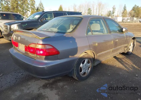 2000 Honda Accord 2.3 Ex z USA, uszkodzony, nr VIN 1HGCG5558YA153551